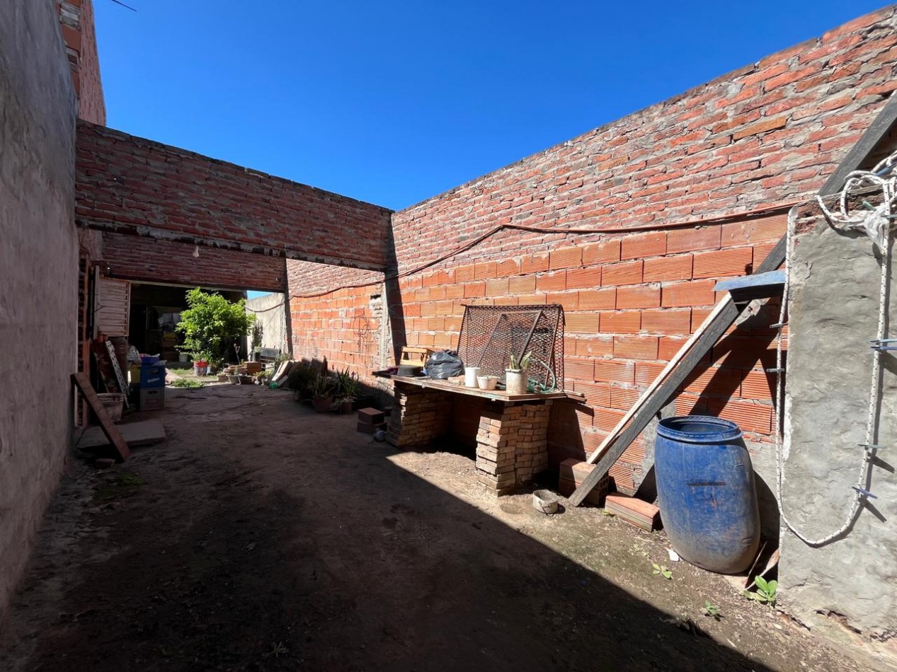DOS CASAS EN UN MISMO TERRENO, UNA CON PANIFICADORA !! OPORTUNIDAD DE INVERSION O PRIMERA VIVIENDA !! 