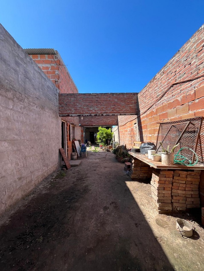 DOS CASAS EN UN MISMO TERRENO, UNA CON PANIFICADORA !! OPORTUNIDAD DE INVERSION O PRIMERA VIVIENDA !! 