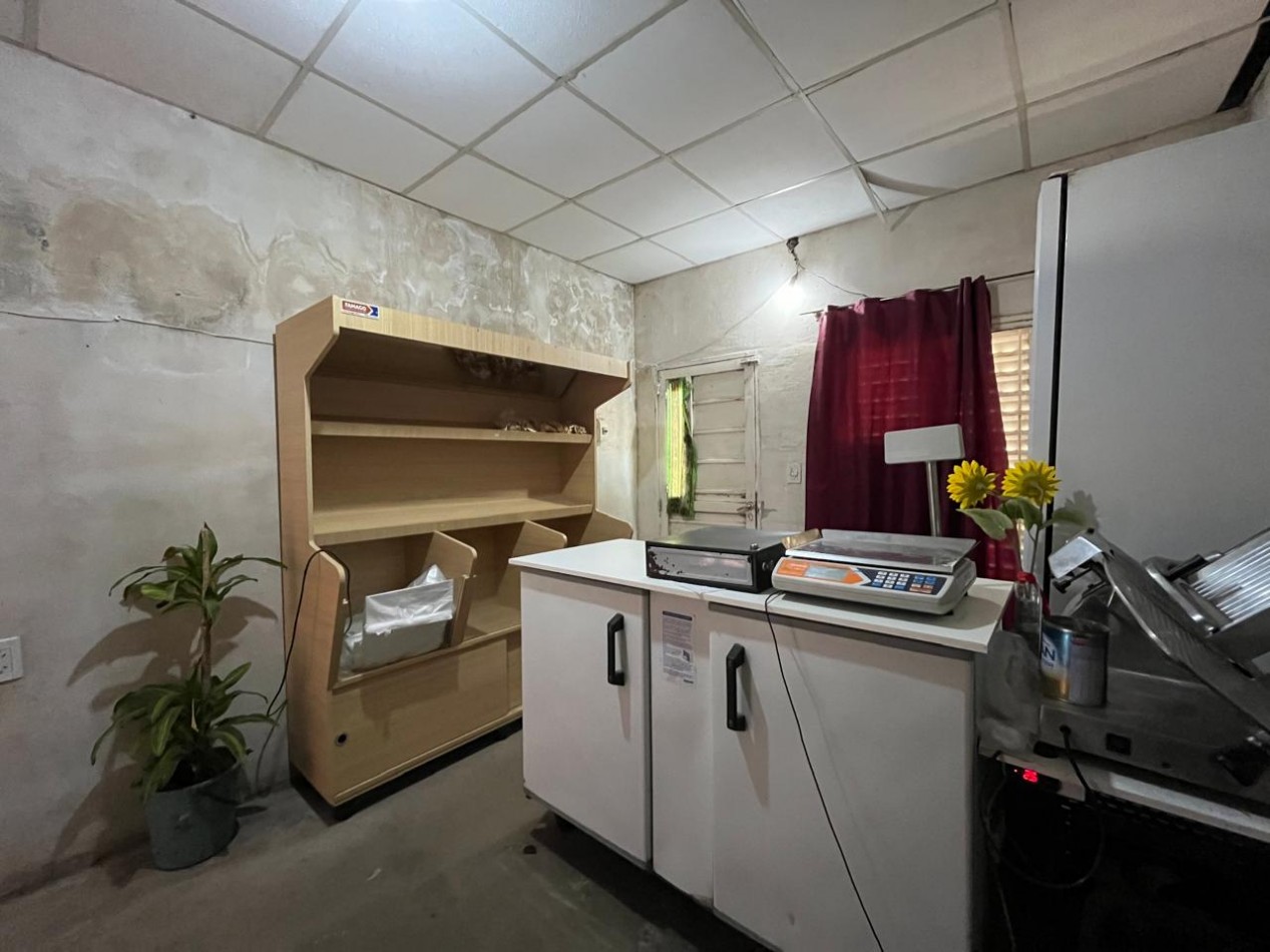 DOS CASAS EN UN MISMO TERRENO, UNA CON PANIFICADORA !! OPORTUNIDAD DE INVERSION O PRIMERA VIVIENDA !! 