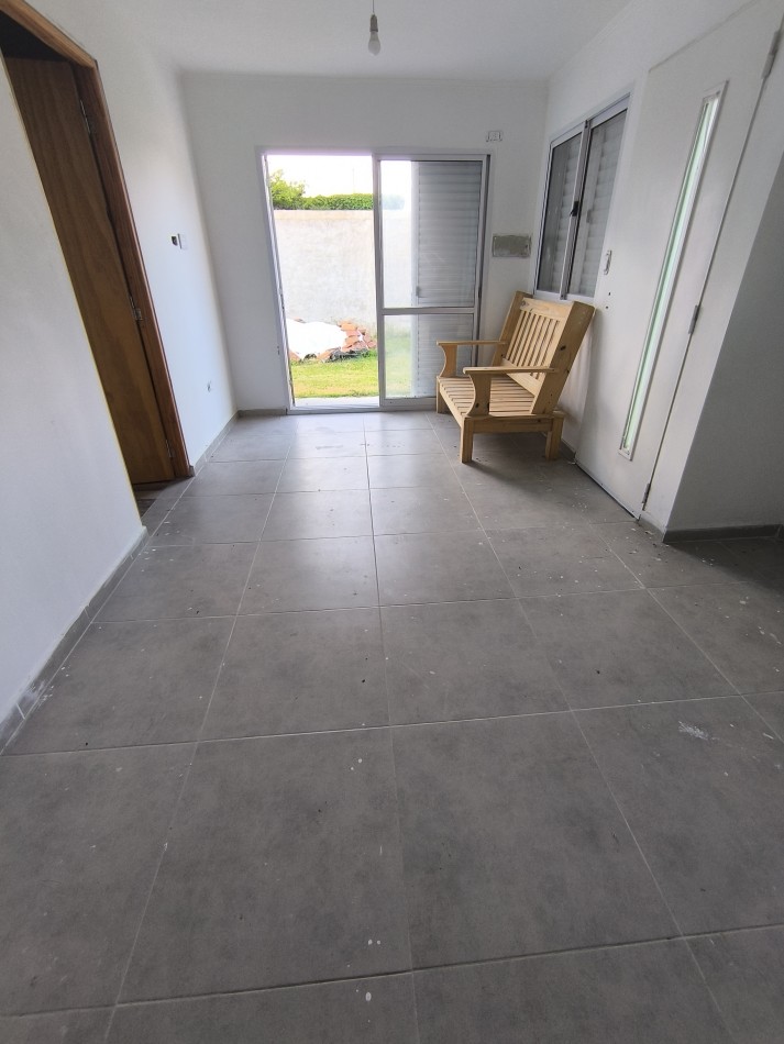 Casa a estrenar en la localidad de Candioti 