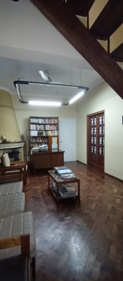 SE VENDE PROPIEDAD EN 4 DE ENERO 1800. EXCELENTE UBICACION.