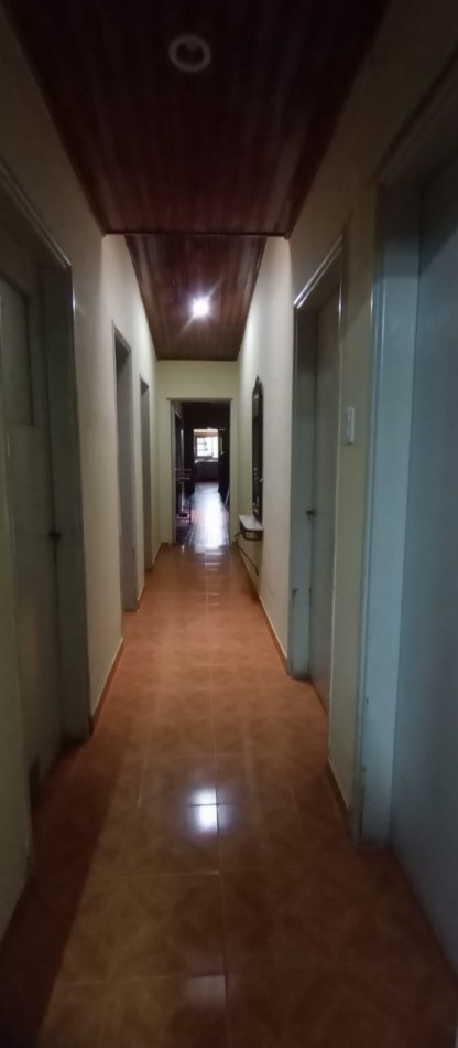 SE VENDE PROPIEDAD EN 4 DE ENERO 1800. EXCELENTE UBICACION.