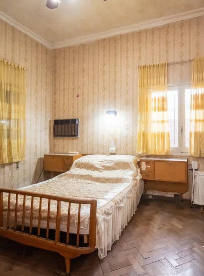 SE VENDE PROPIEDAD EN 4 DE ENERO 1800. EXCELENTE UBICACION.