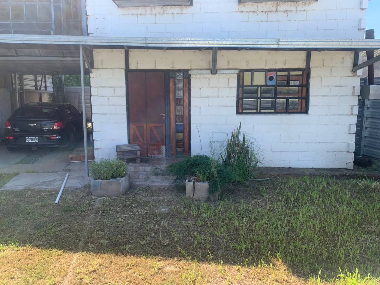 SE ALQUILA CASA CON PISCINA EN BARRIO LOS CONQUISTADORES 