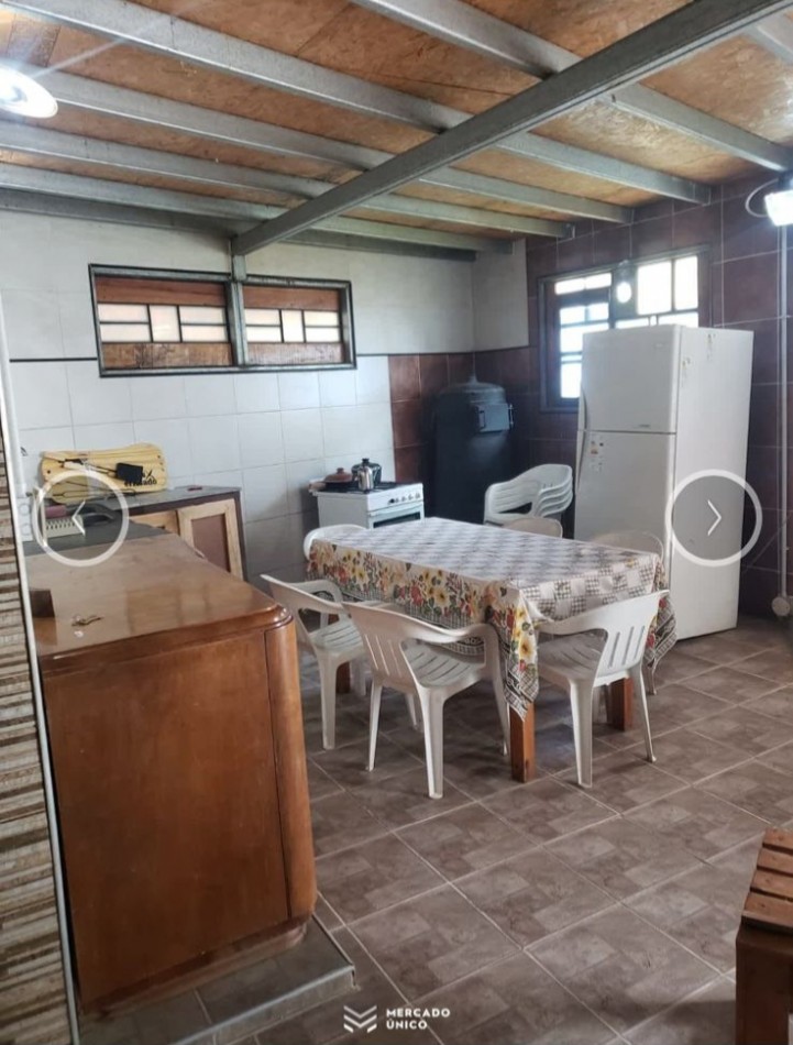 SE ALQUILA CASA CON PISCINA EN BARRIO LOS CONQUISTADORES 