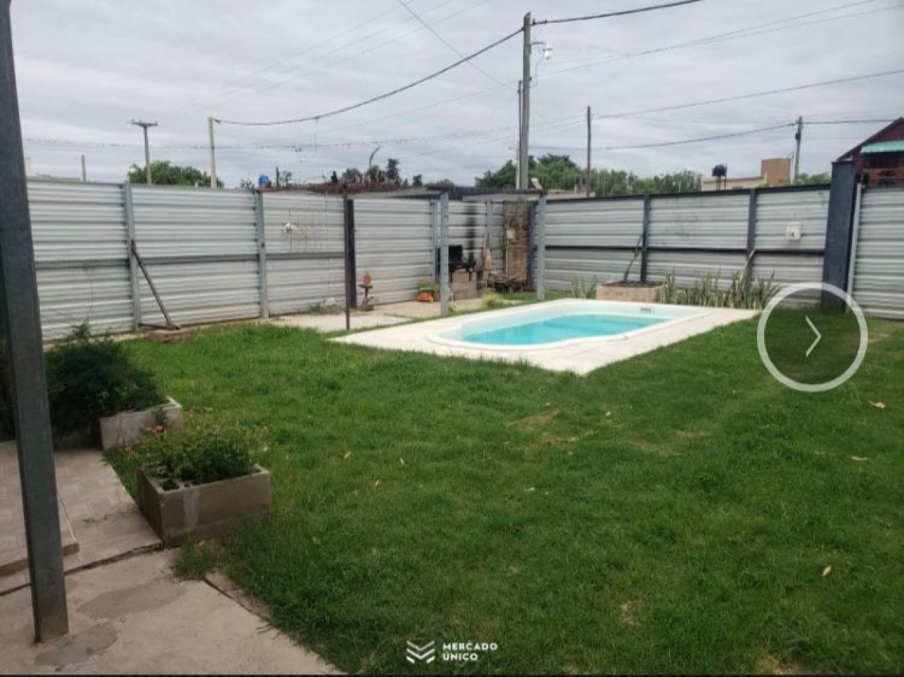 SE ALQUILA CASA CON PISCINA EN BARRIO LOS CONQUISTADORES 