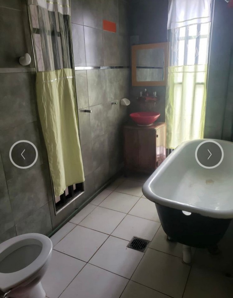 SE ALQUILA CASA CON PISCINA EN BARRIO LOS CONQUISTADORES 