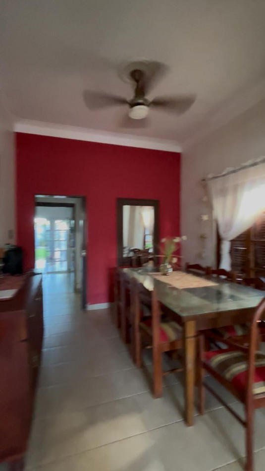 CASA IMPECABLE Y DE GRAN TAMAÑO ! OPORTUNIDAD ! 