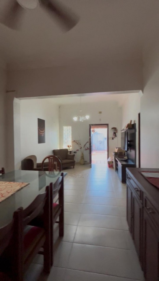 CASA IMPECABLE Y DE GRAN TAMAÑO ! OPORTUNIDAD ! 