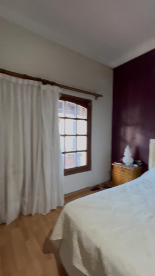 CASA IMPECABLE Y DE GRAN TAMAÑO ! OPORTUNIDAD ! 