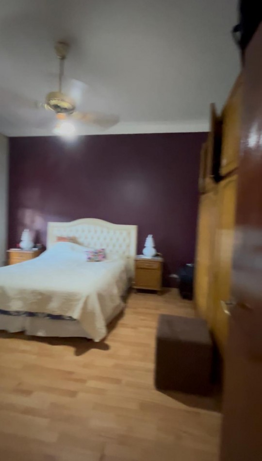 CASA IMPECABLE Y DE GRAN TAMAÑO ! OPORTUNIDAD ! 