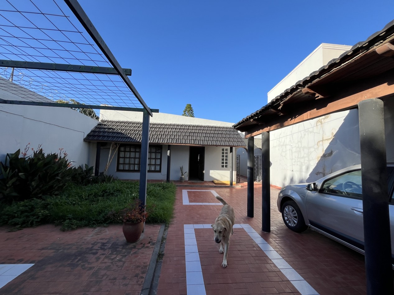 CASA IMPECABLE CON PISCINA Y DE GRAN TAMAÑO ! OPORTUNIDAD ! 