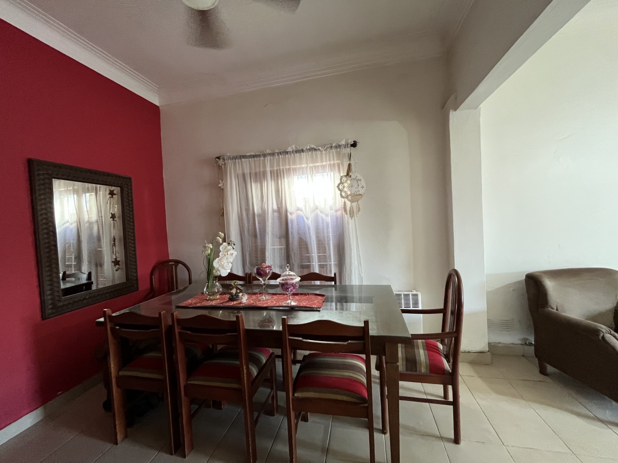 CASA IMPECABLE CON PISCINA Y DE GRAN TAMAÑO ! OPORTUNIDAD ! 