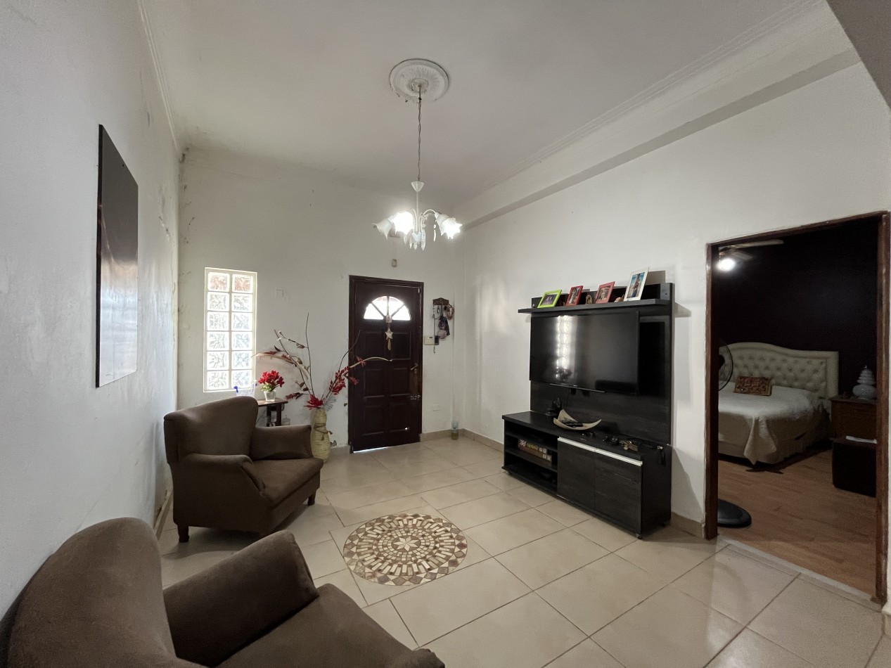 CASA IMPECABLE CON PISCINA Y DE GRAN TAMAÑO ! OPORTUNIDAD ! 