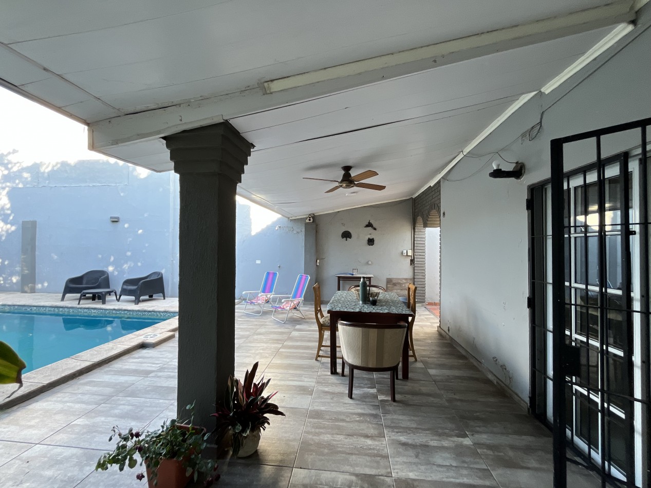 CASA IMPECABLE CON PISCINA Y DE GRAN TAMAÑO ! OPORTUNIDAD ! 