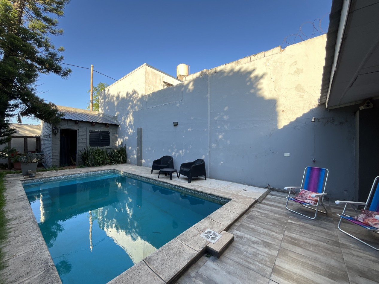 CASA IMPECABLE CON PISCINA Y DE GRAN TAMAÑO ! OPORTUNIDAD ! 