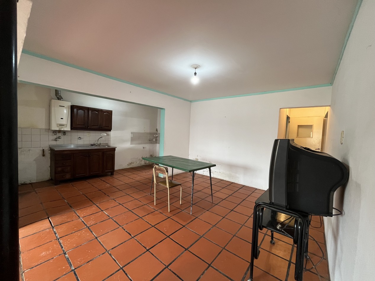 CASA CON PATIO VERDE! OPORTUNIDAD!