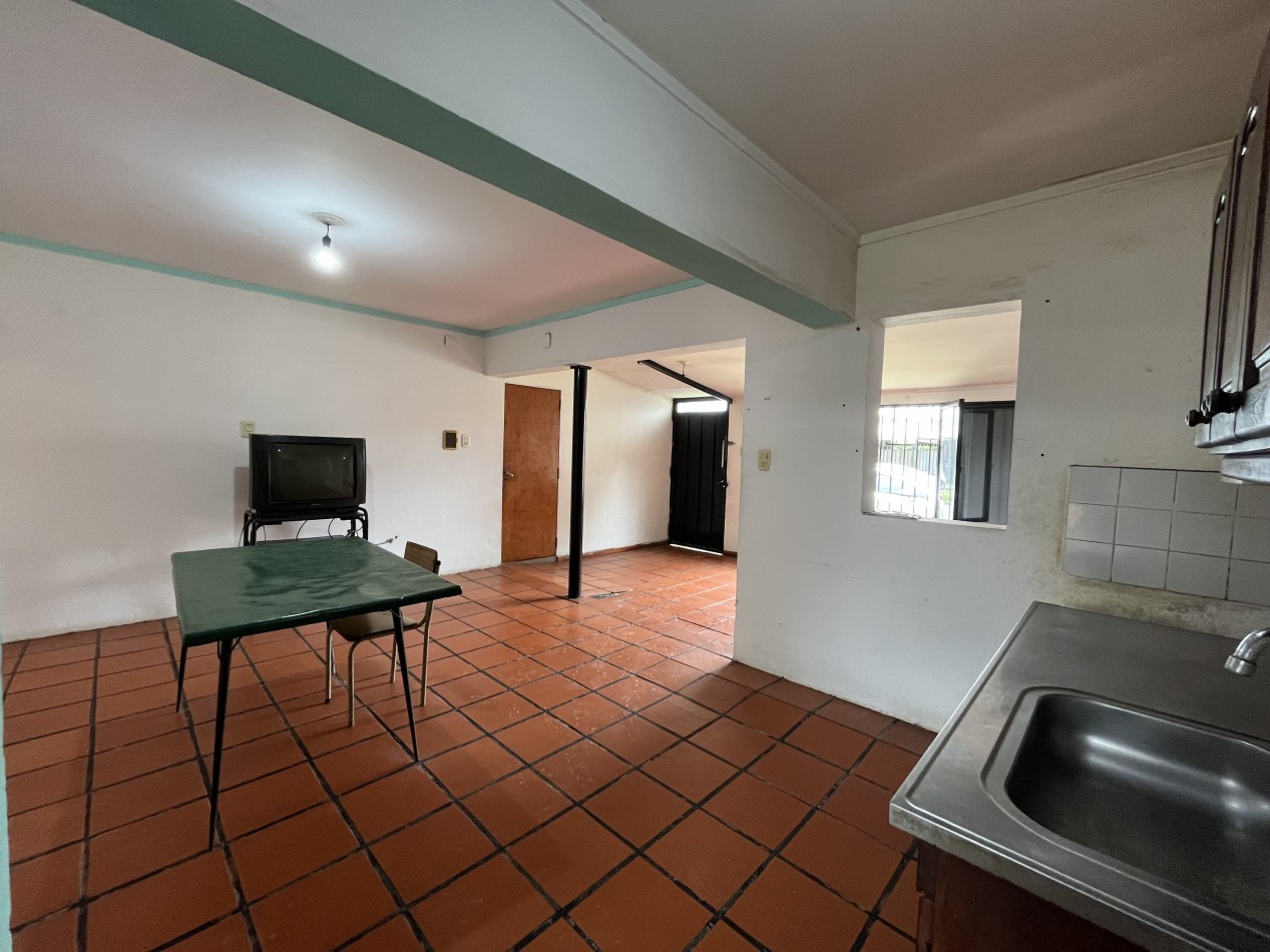 CASA CON PATIO VERDE! OPORTUNIDAD!