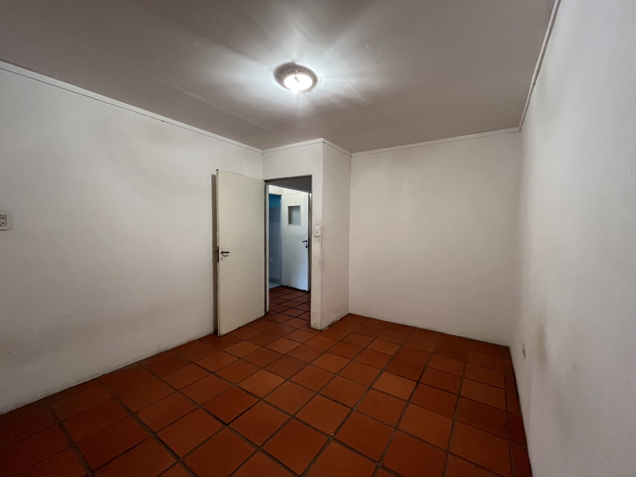 CASA CON PATIO VERDE! OPORTUNIDAD!