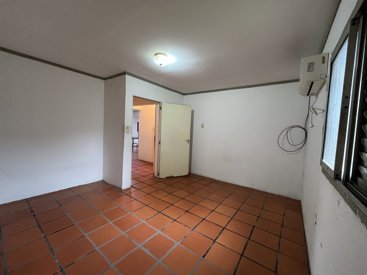 CASA CON PATIO VERDE! OPORTUNIDAD!