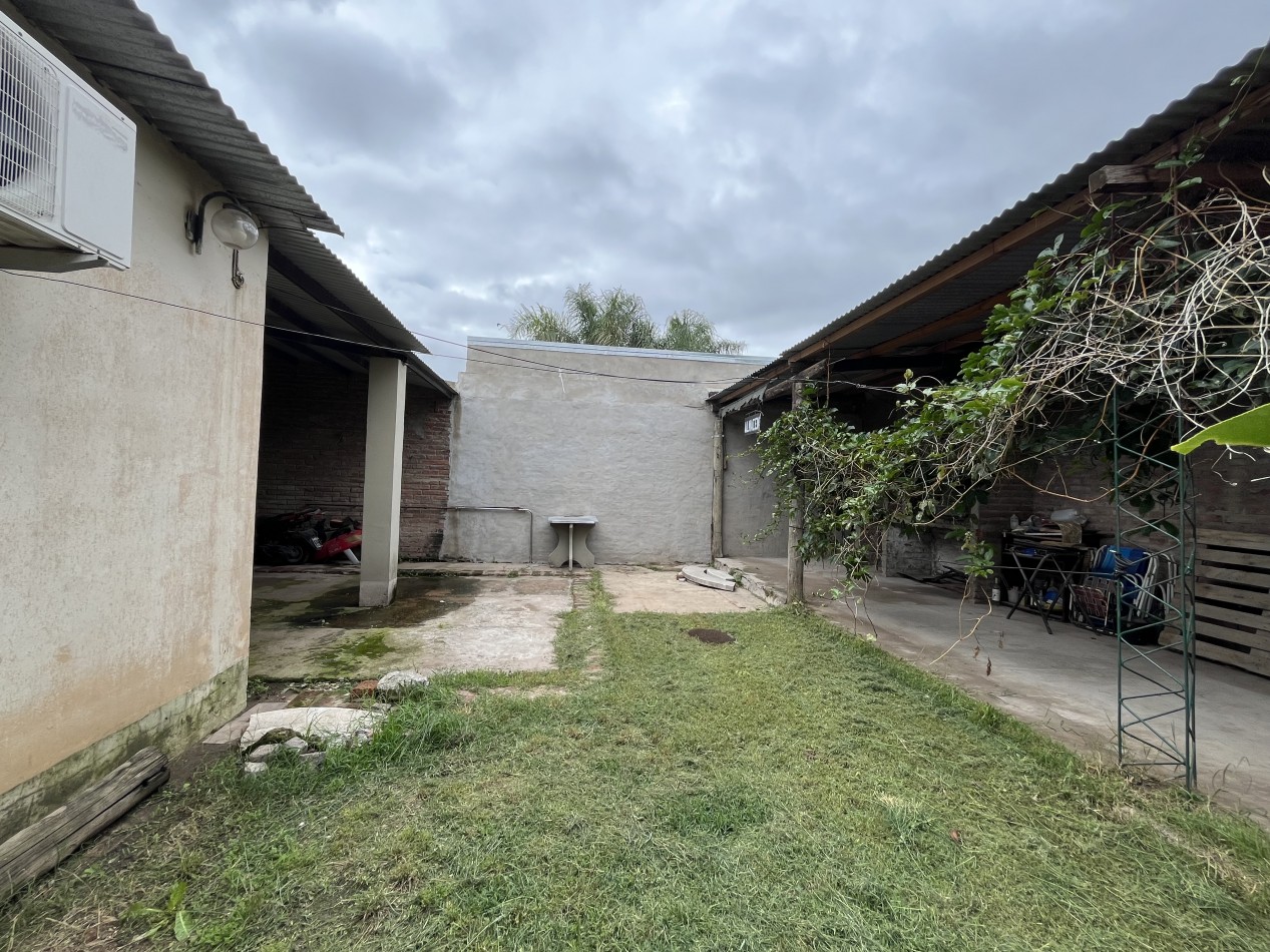 CASA CON PATIO VERDE! OPORTUNIDAD!