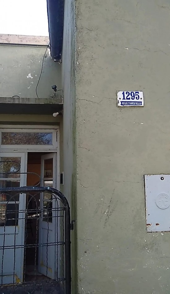 COMODA CASA CON LOCAL  EN HELVECIA, STA FE