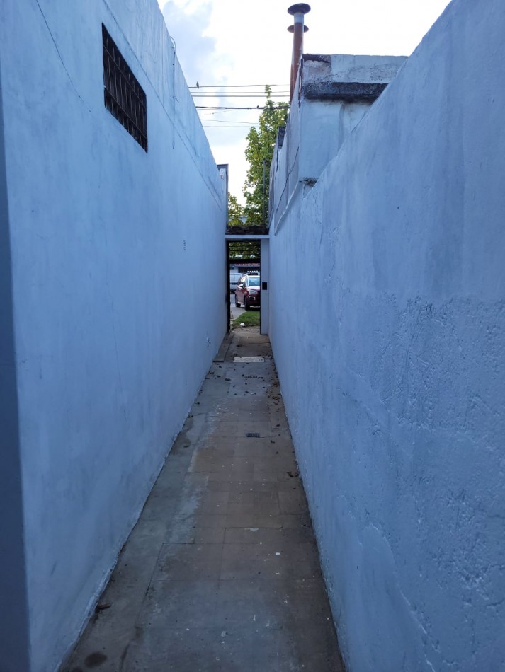  EXELENTE PROPIEDAD ZONA RESIDENCIAL  