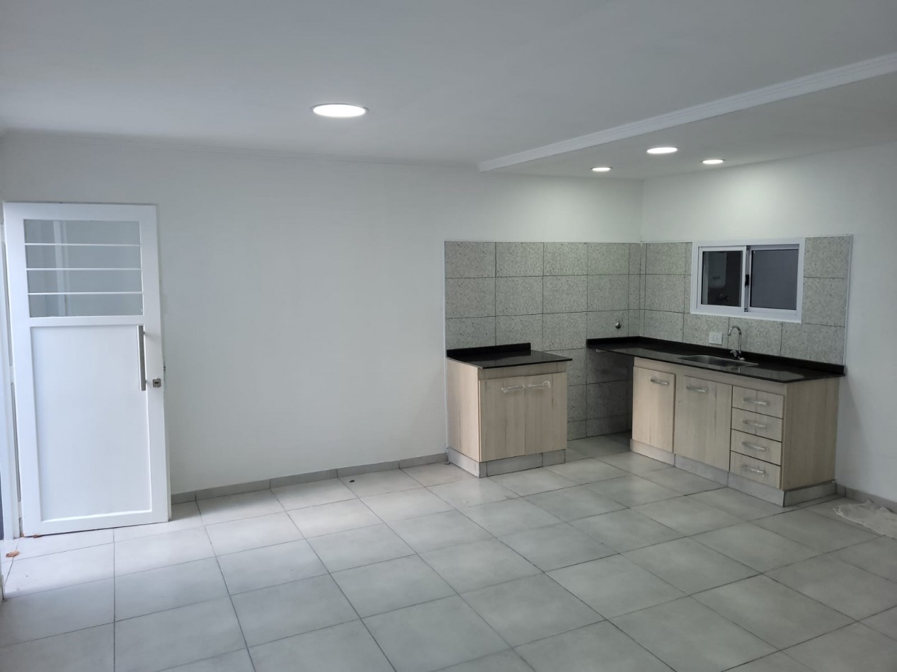  EXELENTE PROPIEDAD ZONA RESIDENCIAL  