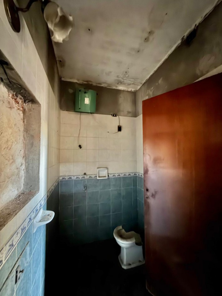 CASA A PASITOS DE IMPORTANTE AVDA ! EXCELENTE UBICACION ! ATENCION INVERSIONISTAS ! OPORTUNIDAD DE PRIMERA VIVIENDA !