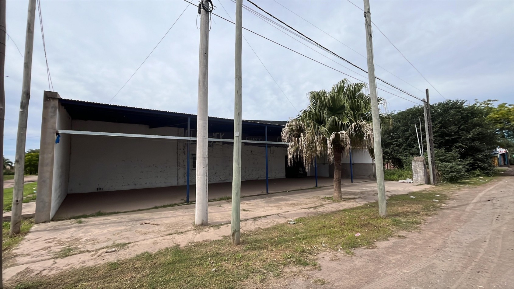 SE VENDE GALPON CON TERRENO 
