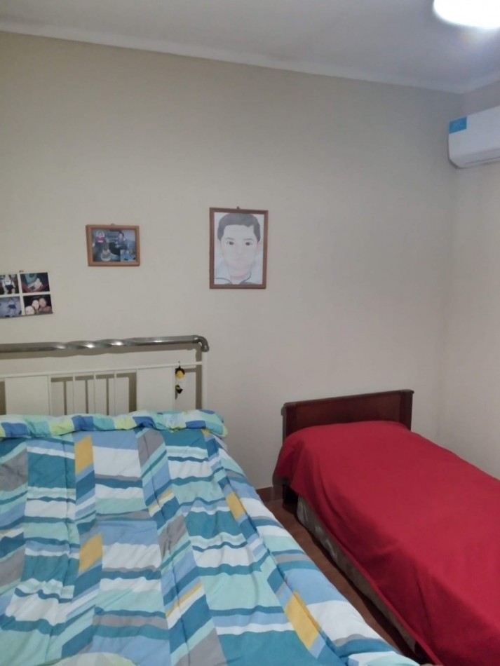 SE VENDE CASA EN ADELINA OESTE DE 2 DORMITORIOS Y COCHERA! 