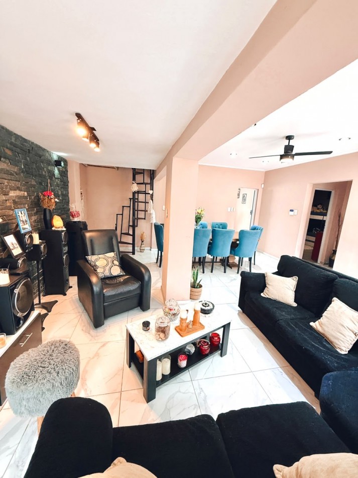 CASA CON PISCINA/ GUADALUPE OESTE