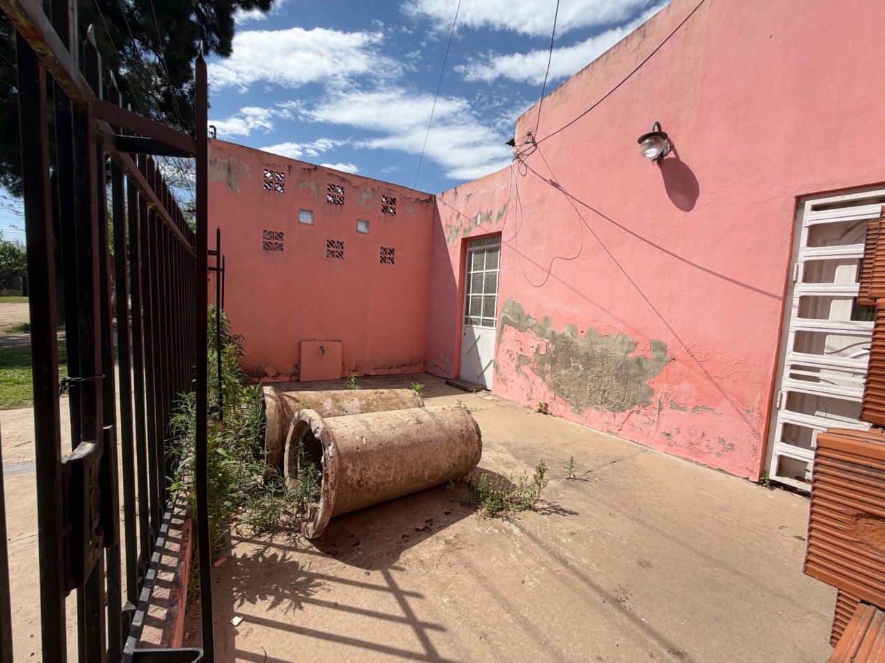 Casa con doble patio y asador !