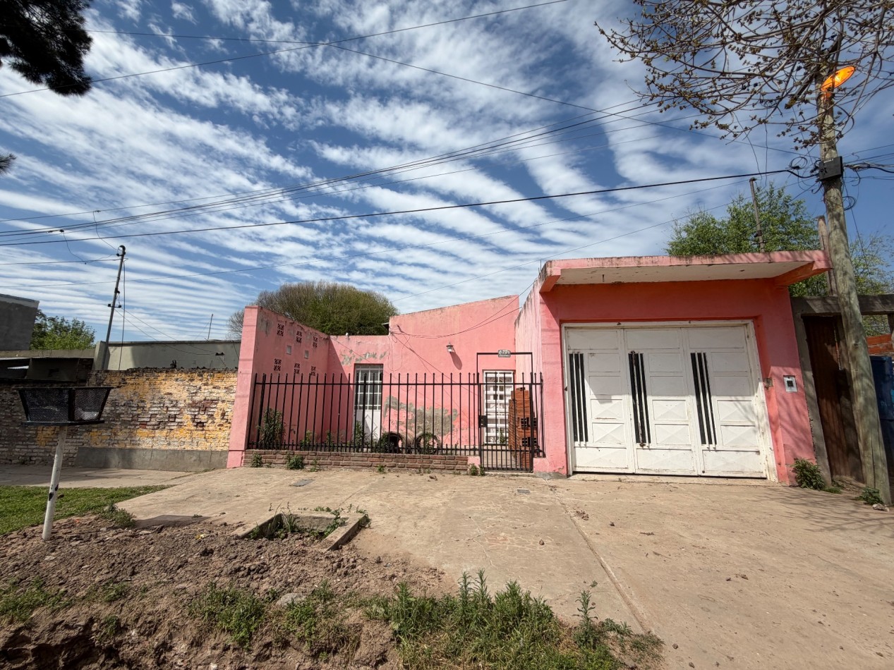 Casa con doble patio y asador !
