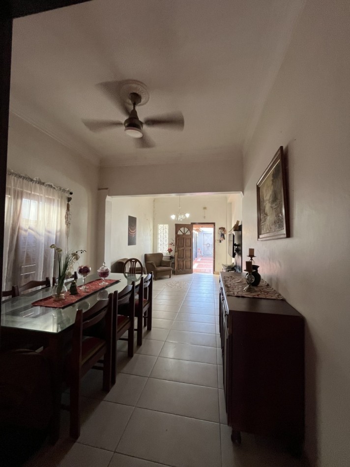 CASA IMPECABLE CON PISCINA Y DE GRAN TAMAÑO ! OPORTUNIDAD ! 