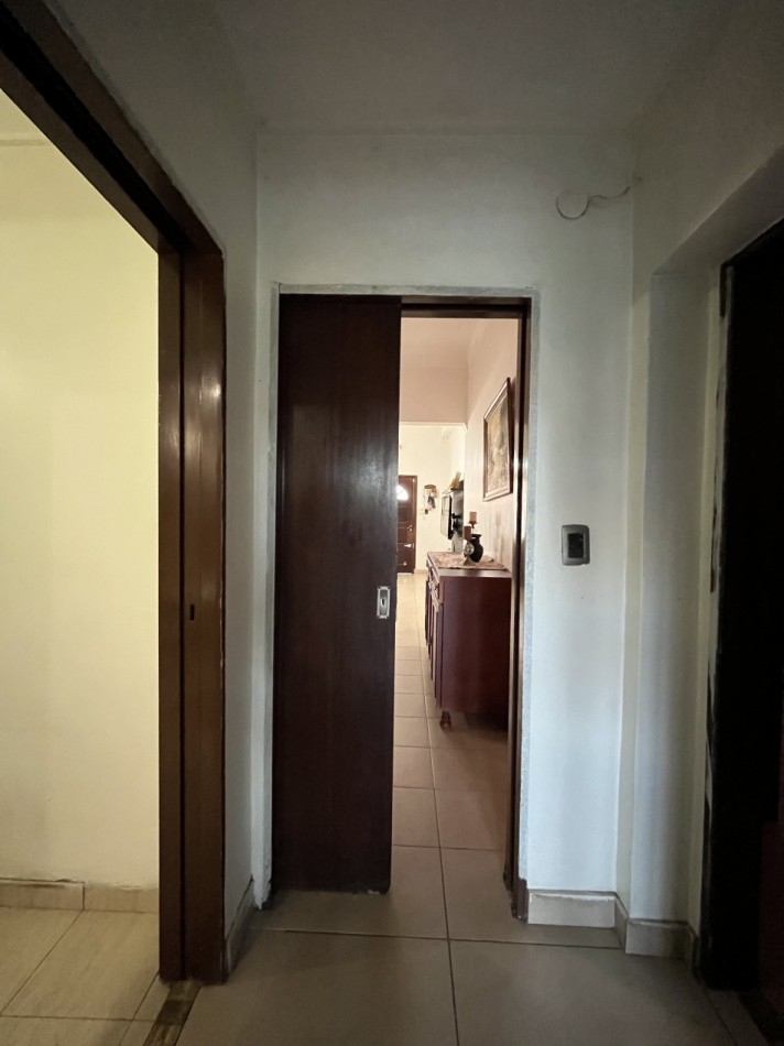 CASA IMPECABLE CON PISCINA Y DE GRAN TAMAÑO ! OPORTUNIDAD ! 