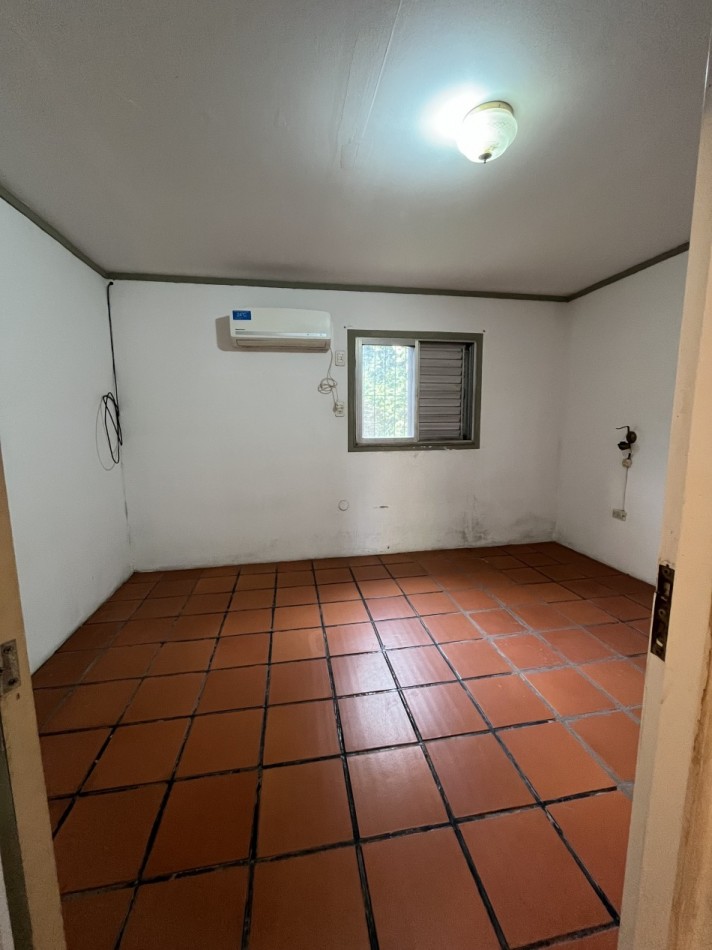 CASA CON PATIO VERDE! OPORTUNIDAD!