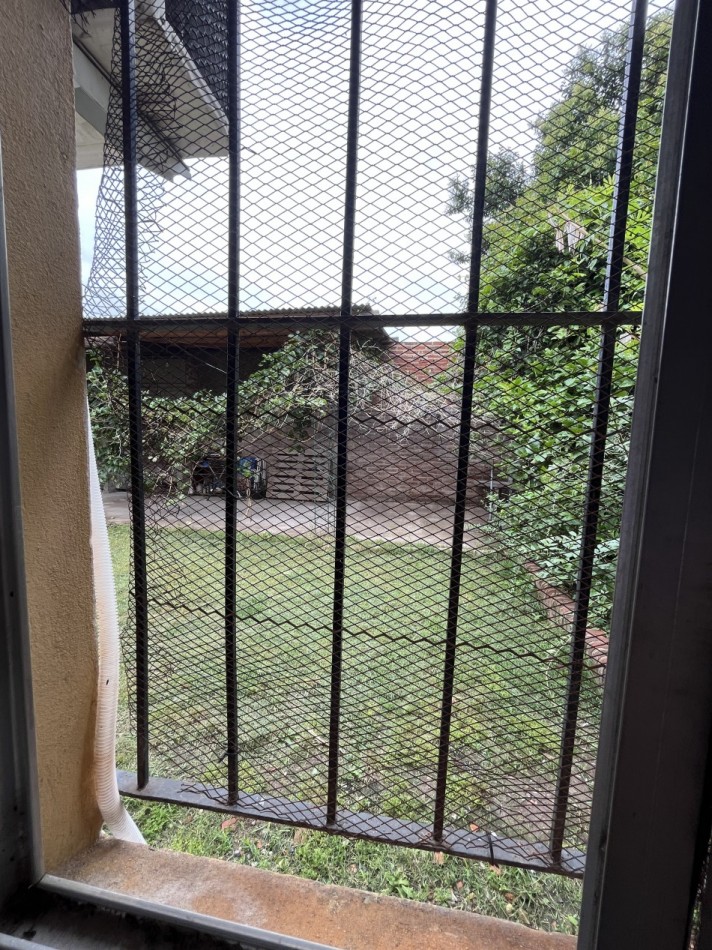 CASA CON PATIO VERDE! OPORTUNIDAD!