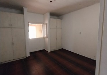 URQUIZA 7300 CASA + DEPARTAMENTO EN PLANTA ALTA, ENTRADA INDEPENDIENTE. IDEAL INVERSORES-RENTA, FLIA NUMEROSA, PRIMERA VIVIENDA, ETC. UNA BOMBA, APROVECHALA!!