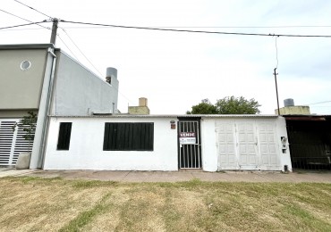 CASA CON PATIO VERDE! OPORTUNIDAD!